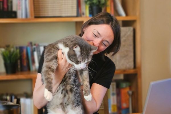 Stefanie Ray mit Katze